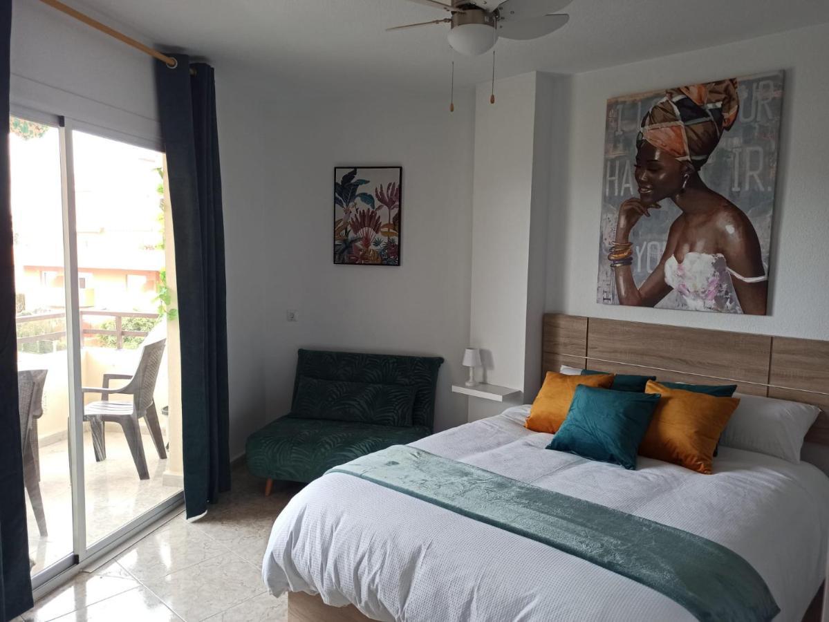 Apartamento Tropical Con Piscina Cerca De La Playa Torremolinos Luaran gambar
