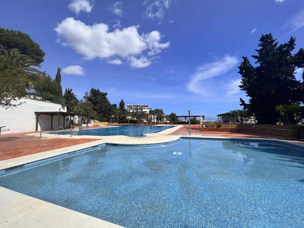 Apartamento Tropical Con Piscina Cerca De La Playa Torremolinos Luaran gambar
