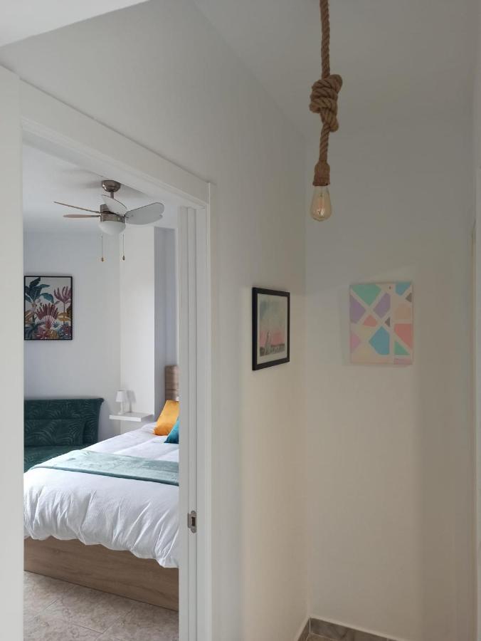Apartamento Tropical Con Piscina Cerca De La Playa Torremolinos Luaran gambar