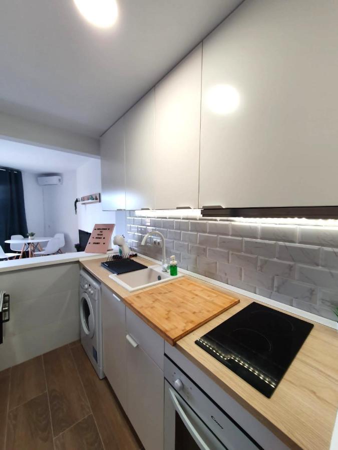 Apartamento Tropical Con Piscina Cerca De La Playa Torremolinos Luaran gambar